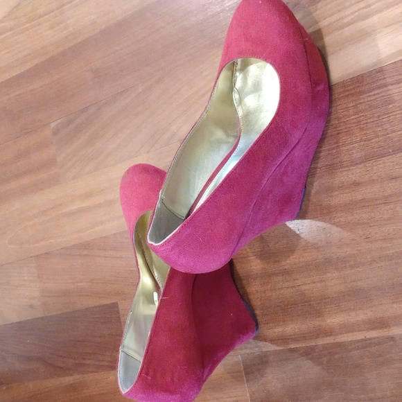 Sz 9 Red Glo Heels - Picture 1 of 5